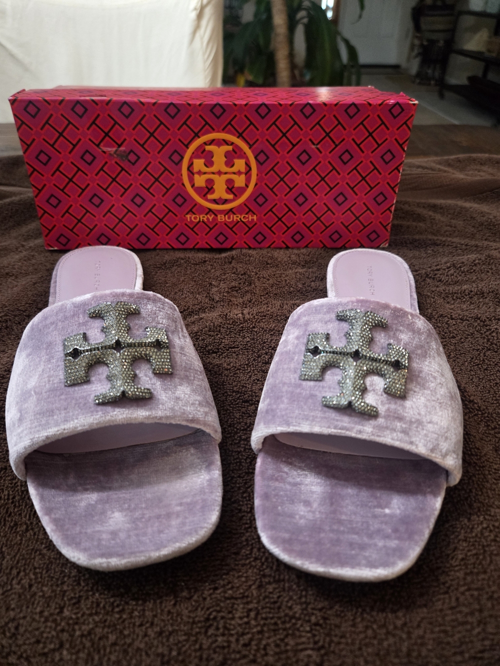 Tory Burch Lilac Velvet Slide Sandals with Crystal Logo NWT Size 10 - Picture 1 of 11
